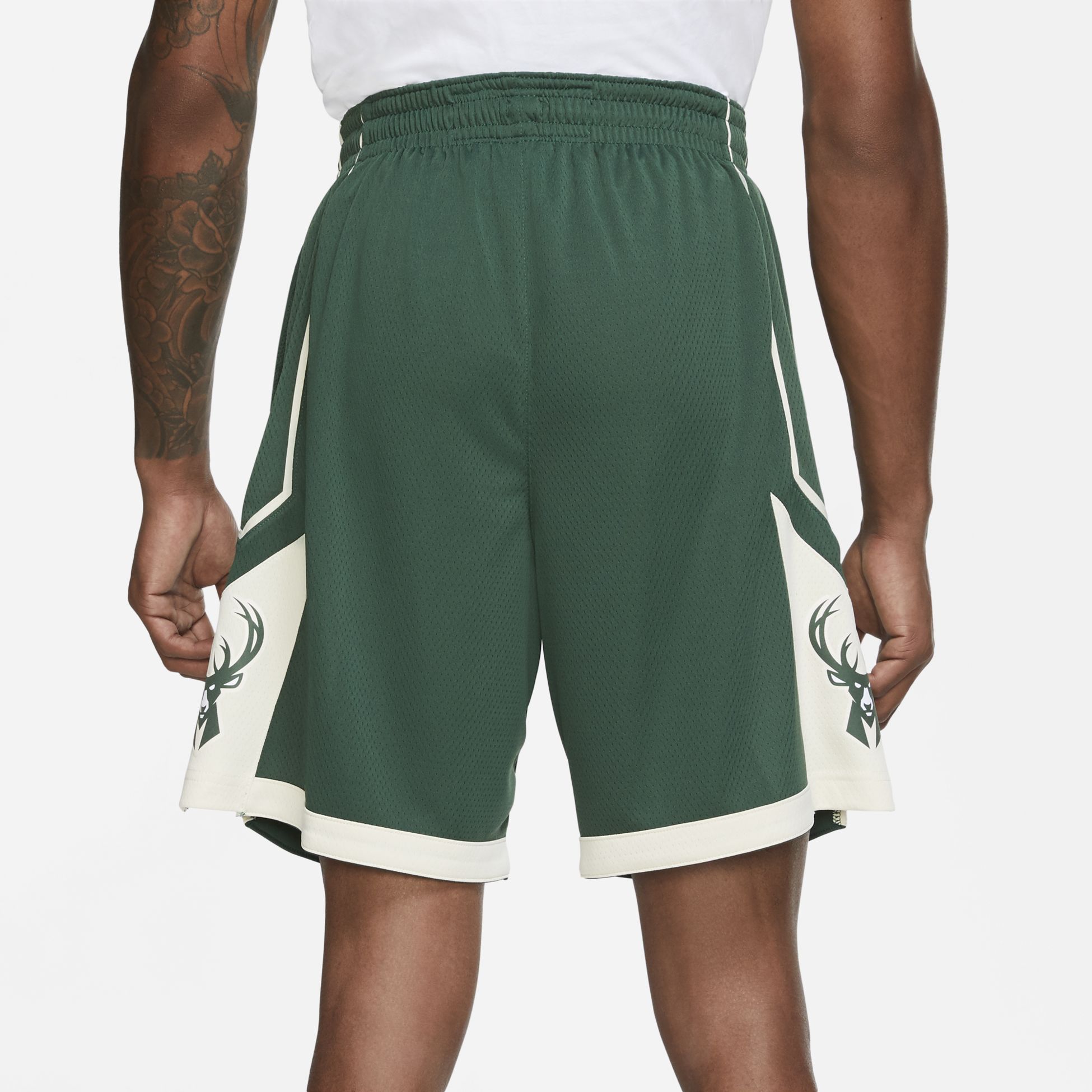 NIKE, MILWAUKEE BUCKS ICON EDITION MEN'S NIKE NBA SWINGMAN SHORTS