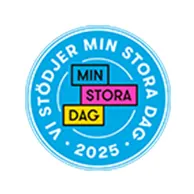 Blue circular badge with "VI STÖDJER MIN STORA DAG 2025" and colorful rectangles reading "MIN STORA DAG" in the center.